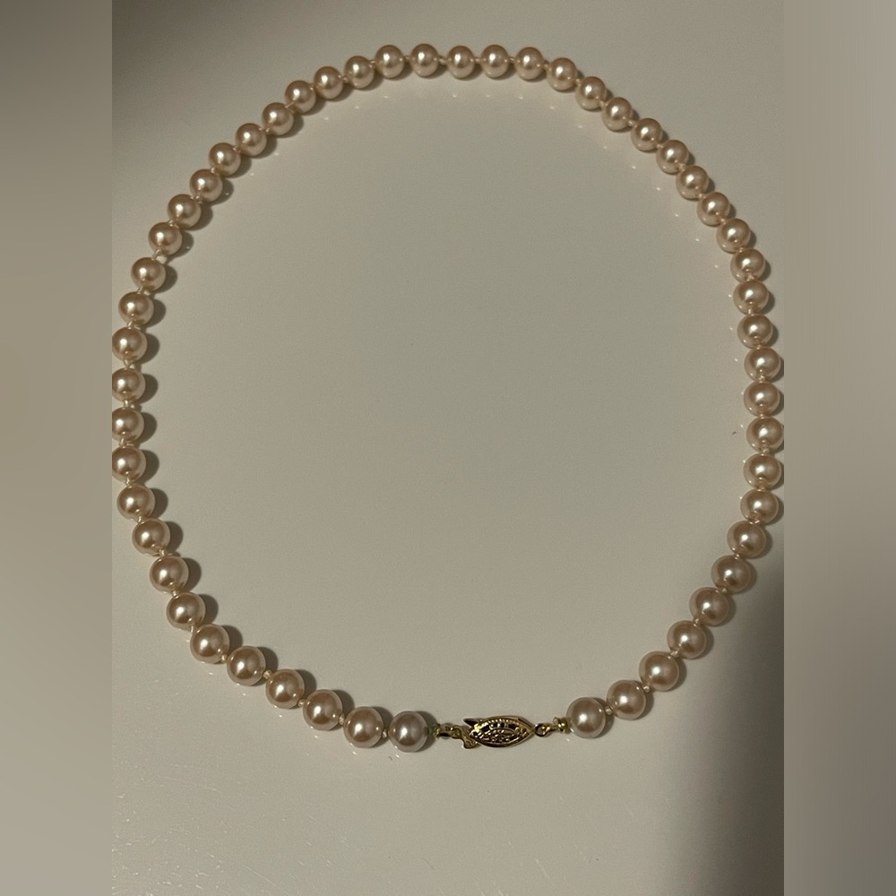 Vintage , fake Pearl Necklace with real gold.
